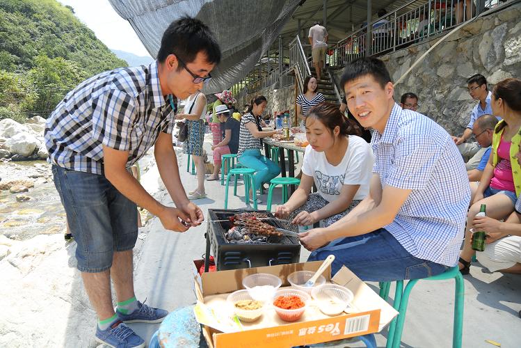 秦岭深处 野炊烧烤