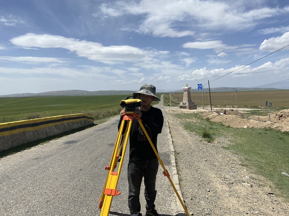 青海贵德至铜德公路控制